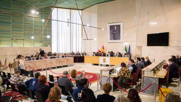 Momento de la sesión plenaria de aprobación de presupuestos Momento de la sesión plenaria de aprobación de presupuestos