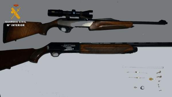 Armas y joyas recuperadas por la Guardia Civil Armas y joyas recuperadas por la Guardia Civil