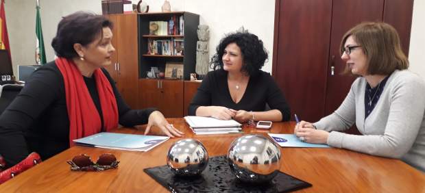 Reunión con la nueva presidenta de Faecta en Jaén, Lola García Fuentes.