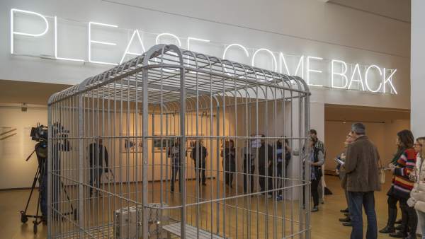 Recorrido por la exposición 'Please Come Back. ¿El mundo como prisión?' Recorrido por la exposición 'Please Come Back. ¿El mundo como prisión?'