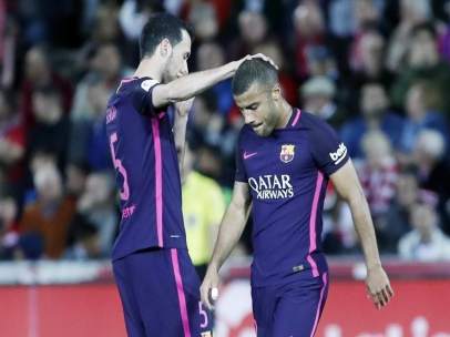 Busquets consuela a Rafinha
