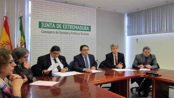 Consejero de Sanidad y Políticas Sociales, José María Vergeles Consejero de Sanidad y Políticas Sociales, José María Vergeles