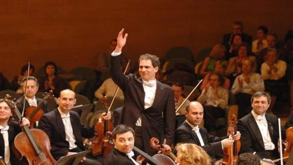 Yaron Traub no continuarà com a director associat de l'OV per la seua "agenda internacional" Yaron Traub no continuarà com a director associat de l'OV per la seua "agenda internacional"