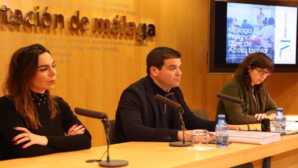 Pardo y Ortega presentan informa sobre acoso escolar Pardo y Ortega presentan informa sobre acoso escolar