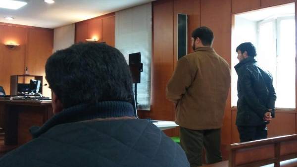 Acusados de amenazar y tratar de robar a un hombre de Reinosa Acusados de amenazar y tratar de robar a un hombre de Reinosa