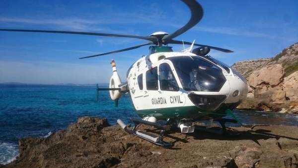 El helicóptero de la Guardia Civil en un rescate El helicóptero de la Guardia Civil en un rescate