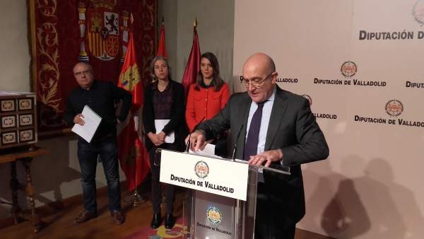 Carnero comparece acompañado de los agentes económicos y sociales Carnero comparece acompañado de los agentes económicos y sociales