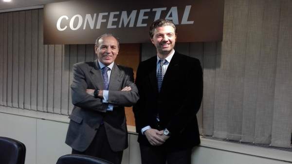 Hernández Zapata, primero por la izq, junto al nuevo presidente de Confemetal Hernández Zapata, primero por la izq, junto al nuevo presidente de Confemetal