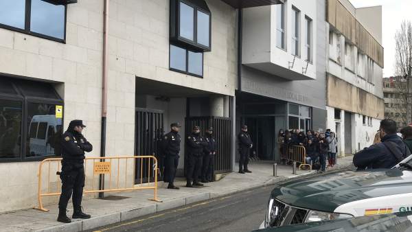 Juzgados de Ribeira Diana Quer el Chicle Juzgados de Ribeira Diana Quer el Chicle