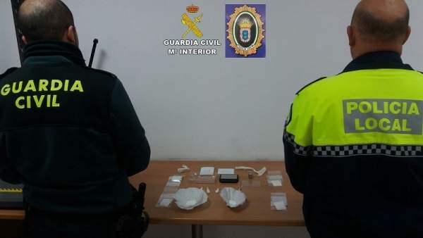 Remitiendo Np Opc Huelva 'La Guardia Civil Y La Policía Local De Valverde Del Ca Remitiendo Np Opc Huelva 'La Guardia Civil Y La Policía Local De Valverde Del Ca