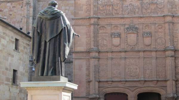 Fachada de la USAL Fachada de la USAL