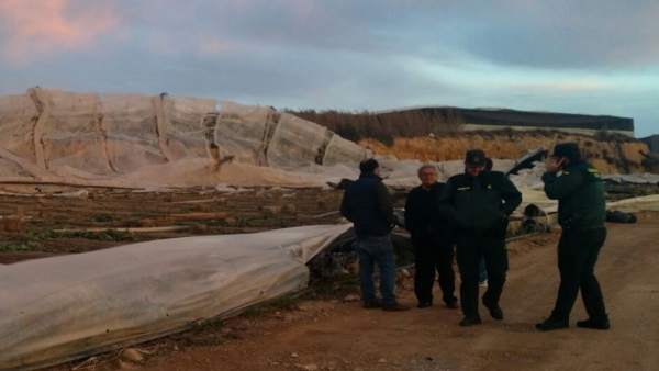 Visita del subdelegado del Gobierno a zonas afectadas por un tornado en El Ejido Visita del subdelegado del Gobierno a zonas afectadas por un tornado en El Ejido