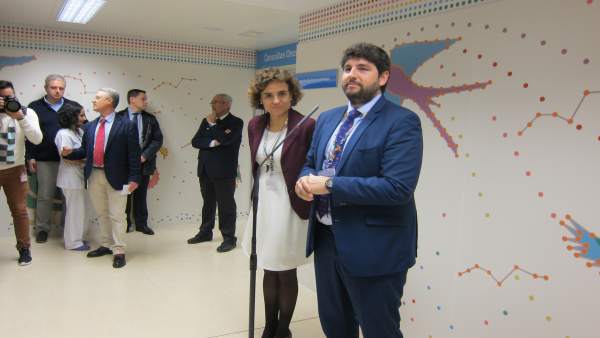 López Miras junto a la ministra de Sanidad en La Arrixaca López Miras junto a la ministra de Sanidad en La Arrixaca