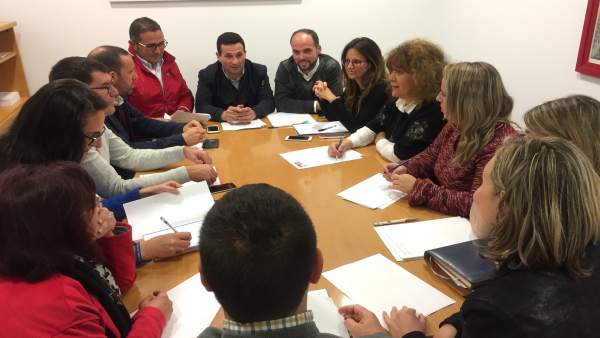 Reunión del PSOE de Huelva sobre cuestiones transfronterizas. Reunión del PSOE de Huelva sobre cuestiones transfronterizas.