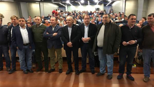 Valladolid.- Dujo, junto a secretarios provinciales de Asaja Valladolid.- Dujo, junto a secretarios provinciales de Asaja