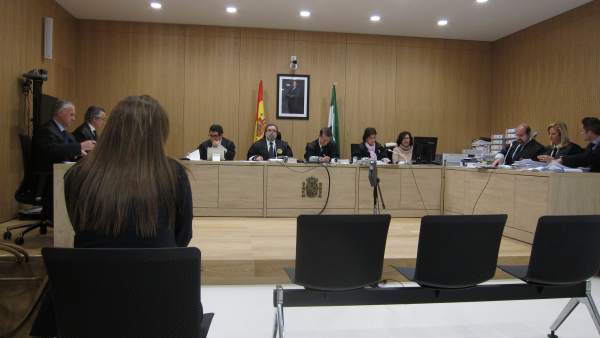 La expresidenta de la UMEC acusada de apropiación indebida La expresidenta de la UMEC acusada de apropiación indebida