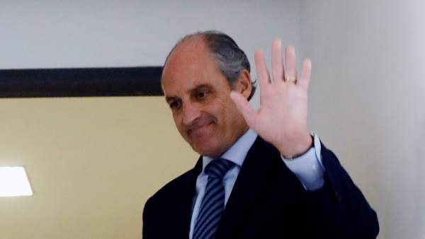 Un jutjat investiga a Camps per contractes irregulars de la Fundació que va organitzar la visita del papa a València Un jutjat investiga a Camps per contractes irregulars de la Fundació que va organitzar la visita del papa a València