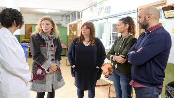 MARCO EN SU VISITA A UN CENTRO ESCOLAR MARCO EN SU VISITA A UN CENTRO ESCOLAR