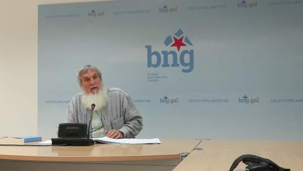 El diputado del BNG Xosé Luís Rivas 'Mini' en rueda de prensa El diputado del BNG Xosé Luís Rivas 'Mini' en rueda de prensa