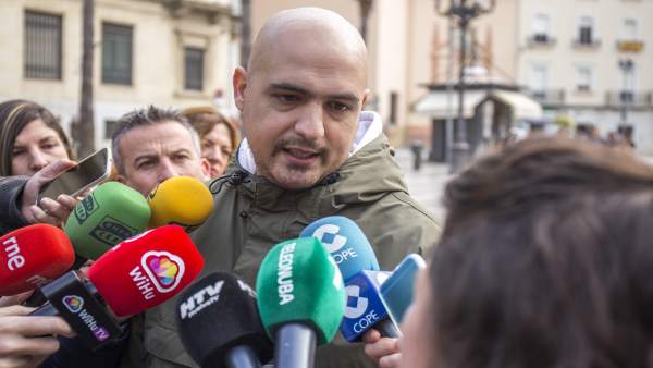 Marcos Rosa, el joven onubense enfermo de leucemia. Marcos Rosa, el joven onubense enfermo de leucemia.