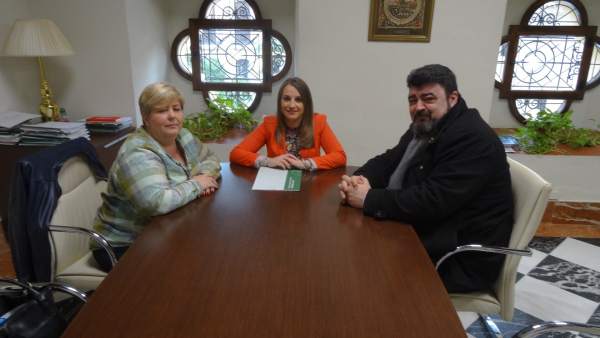 Ruiz (centro), en su encuentro con UGT Ruiz (centro), en su encuentro con UGT