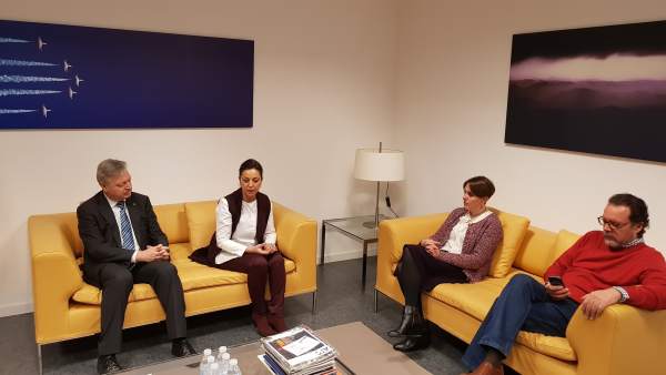 Entrevista entre la alcaldesa y la directora del aeropuerto Entrevista entre la alcaldesa y la directora del aeropuerto