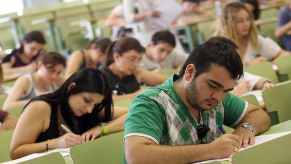 Alumnos en clase Alumnos en clase