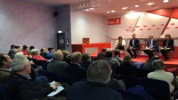 El PSOE Aragón ha celebrado esta tarde una asamblea abierta sobre el ICA El PSOE Aragón ha celebrado esta tarde una asamblea abierta sobre el ICA