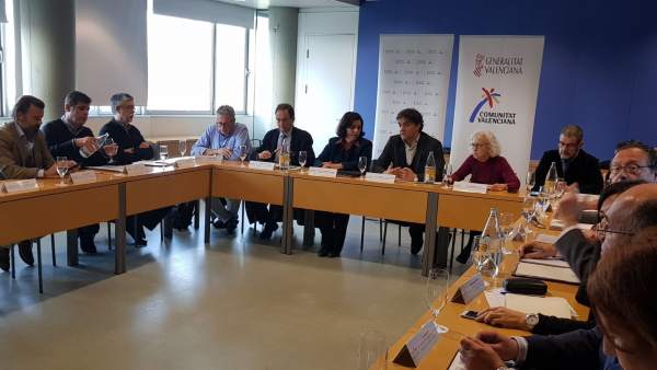 Medidas contra el intrusismo en el sector turístico valenciano Medidas contra el intrusismo en el sector turístico valenciano
