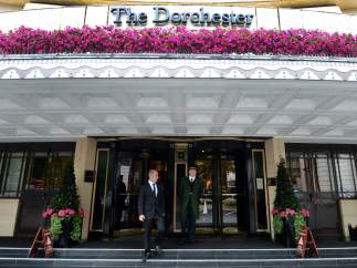 El hotel Dorchester, que albergó la polémica cena benéfica