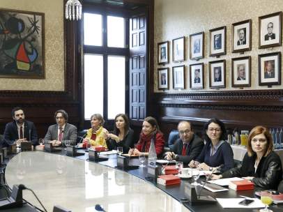 La reunión convocada esta mañana por el presidente del Parlament de Cataluña, Roger Torrent para abordar la sesión de investidura del nuevo presidente de la Generalitat.