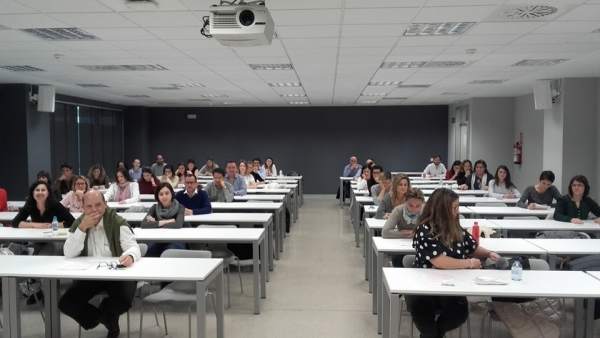Aspirantes se examinan para oposiciones de Sanidad en La Fe Aspirantes se examinan para oposiciones de Sanidad en La Fe