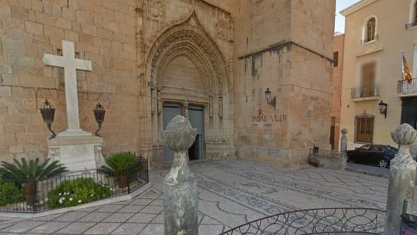 Cruz de los caídos en CAllosa de Segura Cruz de los caídos en CAllosa de Segura