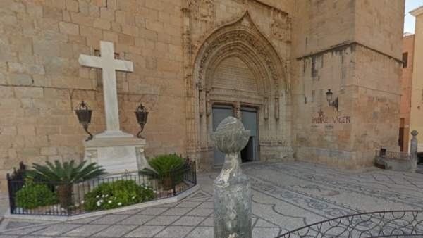 Callosa de Segura (Alacant) tornarà a intentar retirar dilluns que ve per tercera vegada la Creu dels Caiguts Callosa de Segura (Alacant) tornarà a intentar retirar dilluns que ve per tercera vegada la Creu dels Caiguts