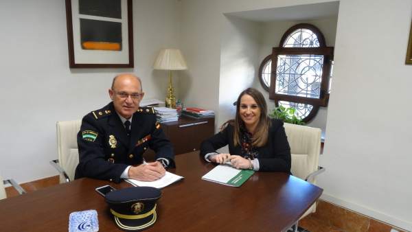 Ruiz y Monserrat, durante el encuentro mantenido Ruiz y Monserrat, durante el encuentro mantenido