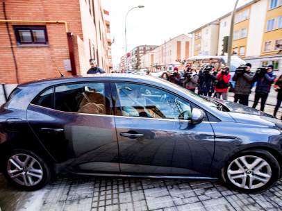 Un vehículo abandona el juzgado de Aranda de Duero