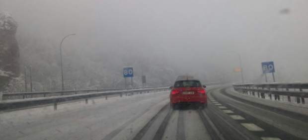 AUTOPISTA DEL HUERNA, NIEVE, TEMPORAL, CADENAS, AP-6