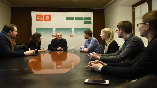 Reunión de Juan Cornejo con Juventudes Socialistas Europeos Reunión de Juan Cornejo con Juventudes Socialistas Europeos