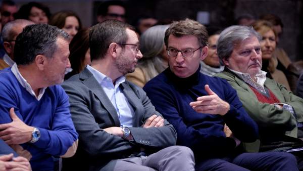 Maroto, Feijóo y Méndez de Vigo en Santiago Maroto, Feijóo y Méndez de Vigo en Santiago