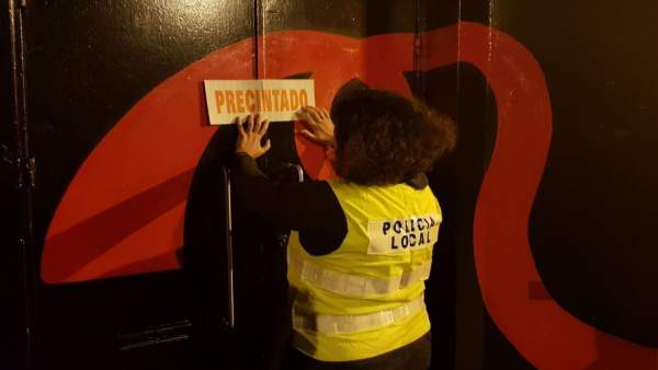 Sala precintada y desalojada Sala precintada y desalojada