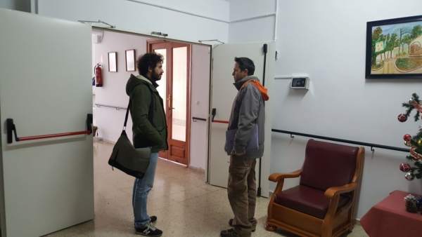 Visita de Julián Moreno a la residencia de mayores de Cazalla Visita de Julián Moreno a la residencia de mayores de Cazalla