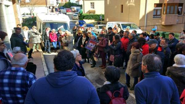 Lectura del manifiesto contra el proyecto de puerto deportivo Lectura del manifiesto contra el proyecto de puerto deportivo