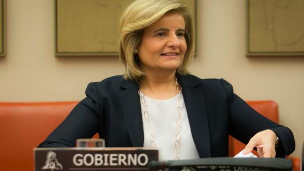 La ministra de Empleo y Seguridad Social, Fátima Báñez, en el Congreso La ministra de Empleo y Seguridad Social, Fátima Báñez, en el Congreso