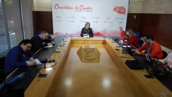 Fernández en rueda de prensa Fernández en rueda de prensa