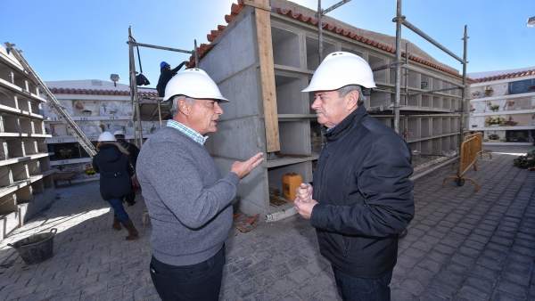 Nota De Prensa Y Fotografías: Fasnia Y Vilaflor: Obrascementerio Nota De Prensa Y Fotografías: Fasnia Y Vilaflor: Obrascementerio