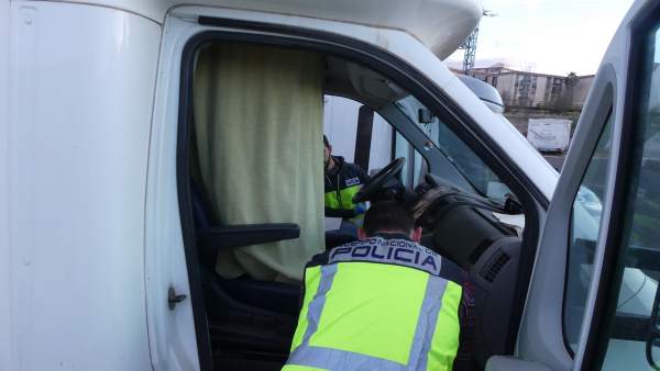 A presó l'home de 73 anys detingut després d'intentar segrestar a una xiqueta de 8 anys A presó l'home de 73 anys detingut després d'intentar segrestar a una xiqueta de 8 anys