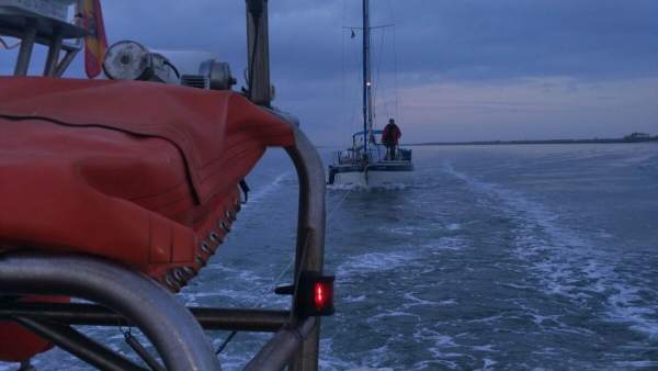 Barco de salvamento de la Cruz Roja en Huelva. Barco de salvamento de la Cruz Roja en Huelva.