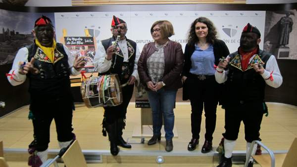 Presentación de Los Negritos de Montehermoso Presentación de Los Negritos de Montehermoso