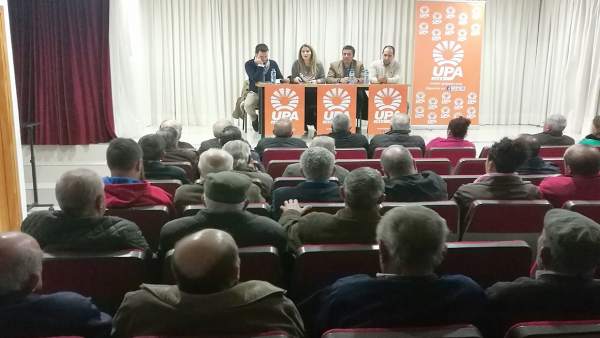 Reunión con agricultores Reunión con agricultores