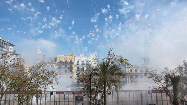 Mascletá en las Fallas de Valencia Mascletá en las Fallas de Valencia